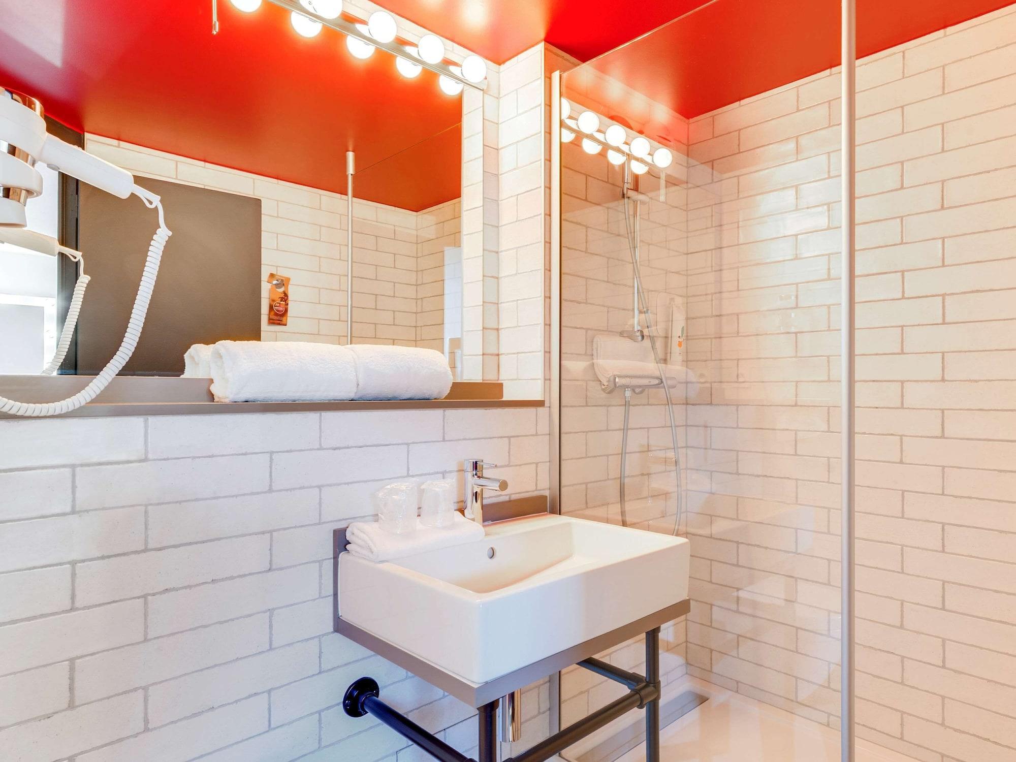 Ibis Styles Paris Saint Denis La Plaine Hotel Exterior photo